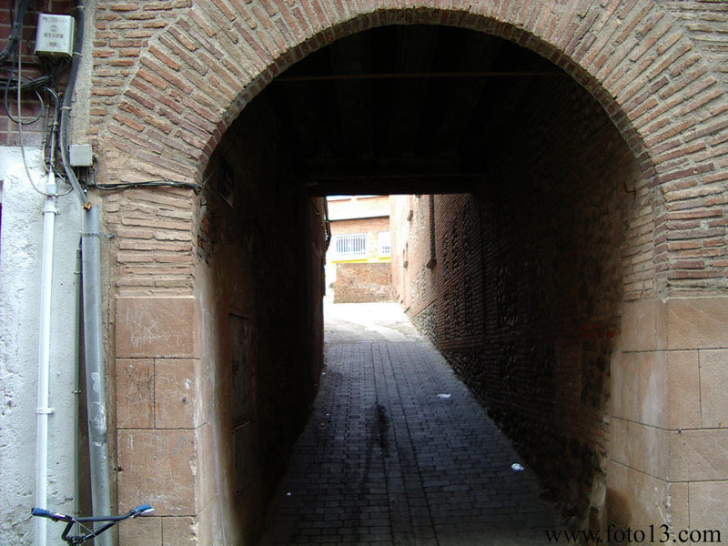 ArzobispoA_2003_02